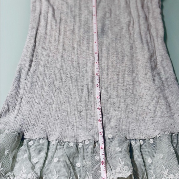 Super Cute Beige Lace Ruffle Camisole - Picture 4 of 9